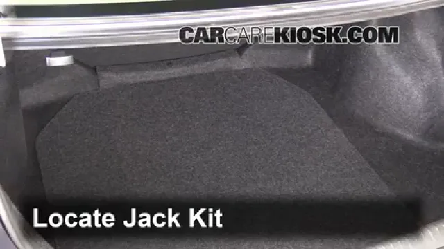 2014 Honda Civic LX 1.8L 4 Cyl. Sedan Levantar auto Usar el gato para levantar el auto